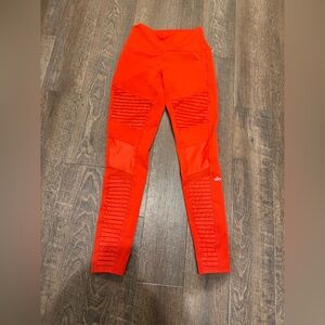 Alo high waisted moto leggings in Size M fantastic condition